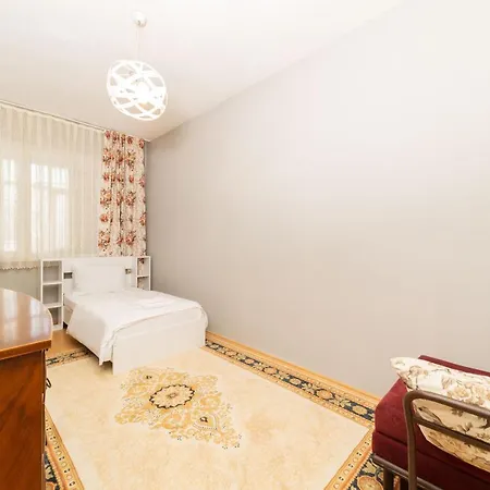 Apartman Colorful Flat With A Pleasant Balcony Close To Public Transportation In Muratpasa *